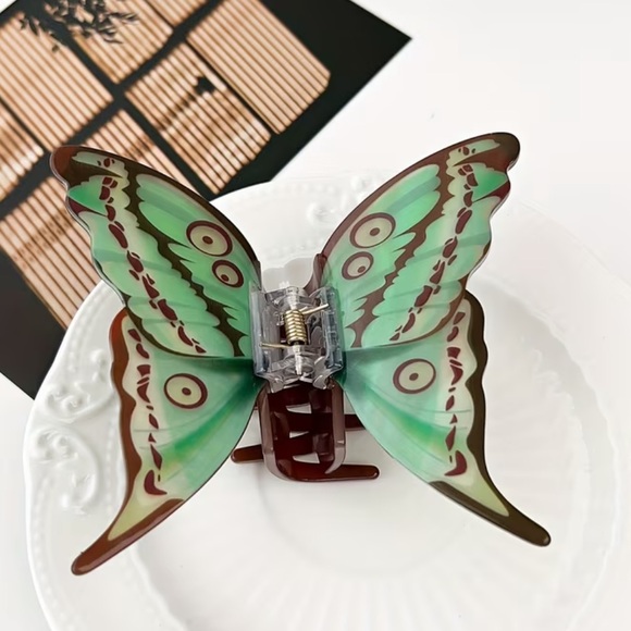 Butterfly Curtain Hairclip - Picture 9 of 10